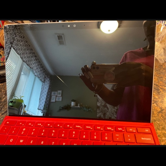 Surface Pro 4 (with Keyboard) - Picture 5 of 11